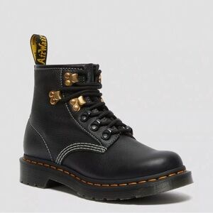 Dr. Martens 101 Virginia Leather Ankle Boots